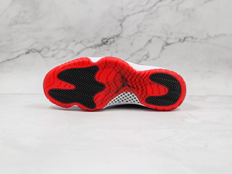 Nike Air Jordan 11 Retro Playoffs Bred - Modo Zapatillas | zapatillas en descuento