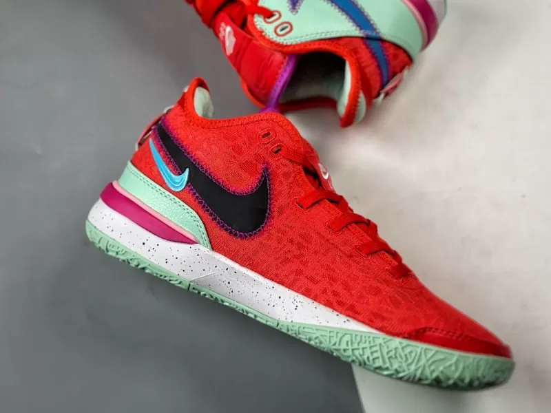 Nike Zoom LeBron NXXT Gen Track Red || Zapatillas de LeBron James - Tienda de Tenis de Hombre Tienda de Tenis Mujer