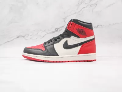 Nike Air Jordan 1 Retro High Bred Toe